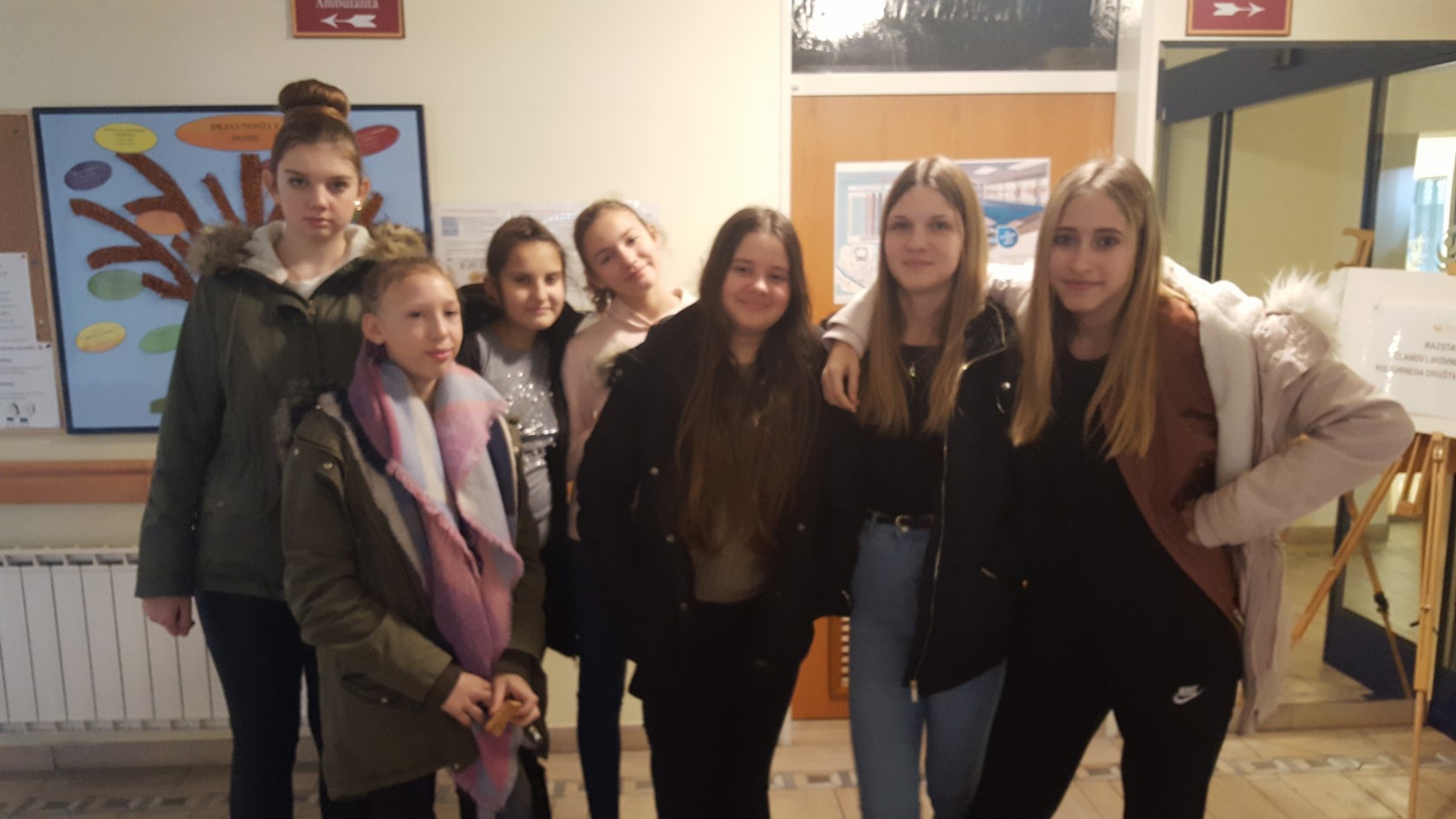 2019_12_12_okrasevanje_drevesca_dom_upokojencev-13