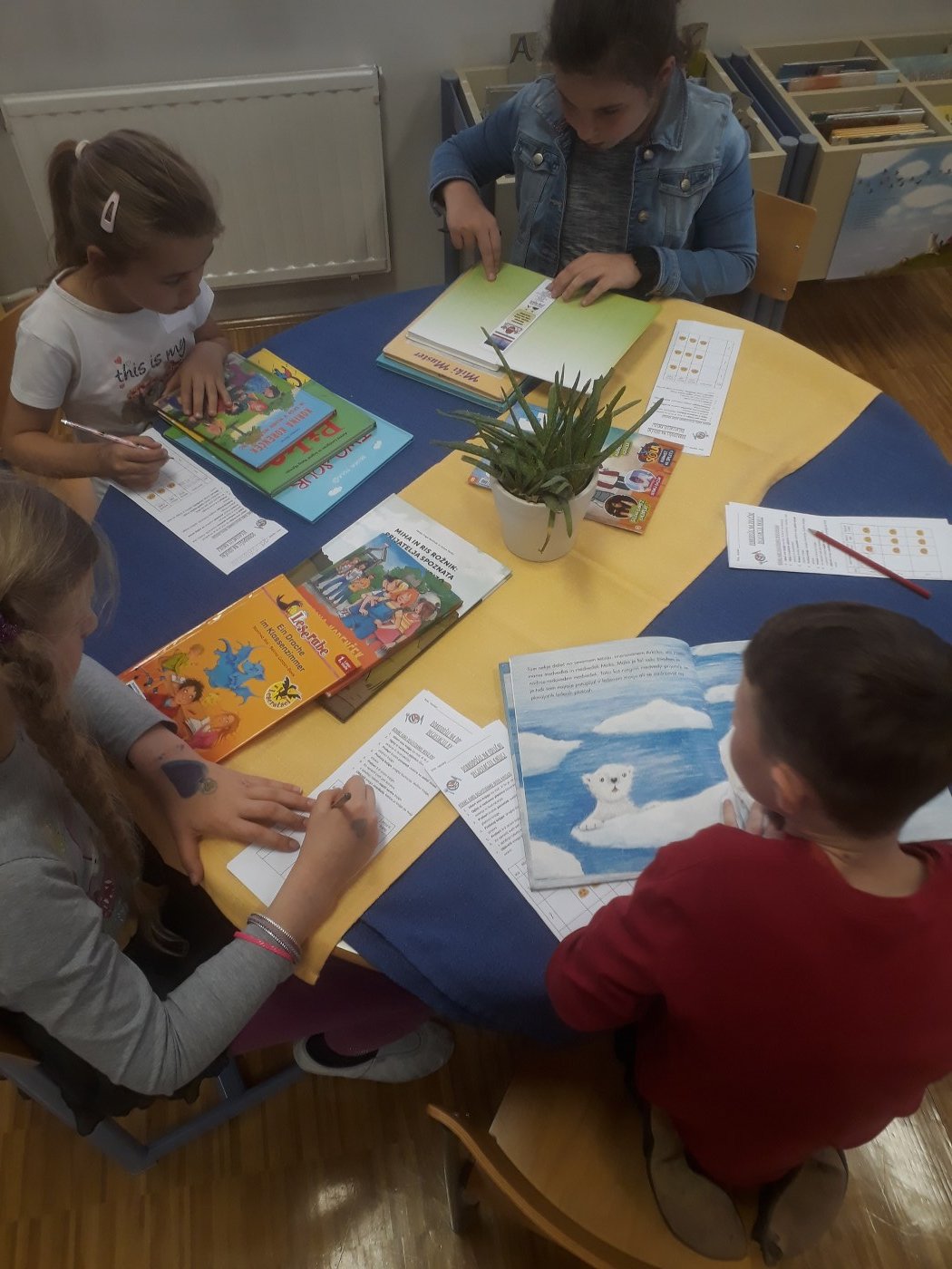 2019_04_25_degustacija_knjig_v_rapu-1