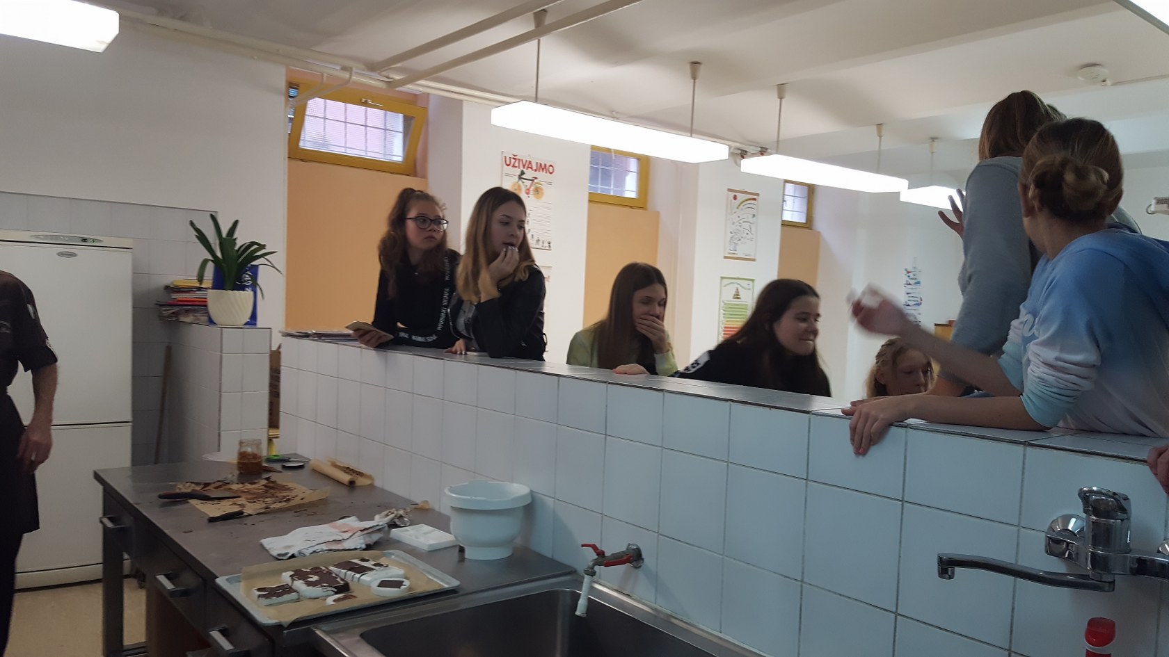 2019_11_12_delavnica_izdelave_cokoladnih_pralin-25